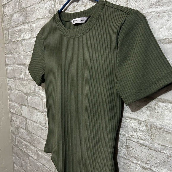 SO Tops - SO green ribbed contour short sleeve tee